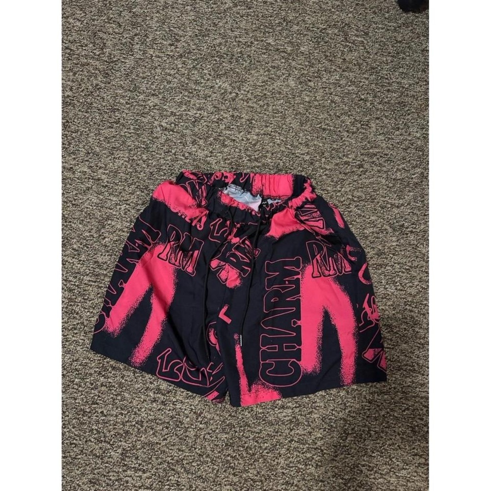 Pink‎ graphic charm shorts